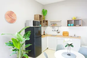 Green Leaf Apartment in Hollywood - Image 2