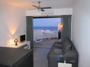 Luxery one bedroom apartment with seaside view - Image 3