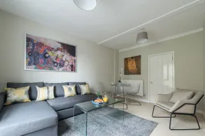 Central Windsor Apartment Facing the Castle - Image 5