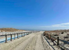 Beach Block Sea Escape~Free Street Parking~Linens - Image 5