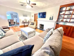 Cozy Home in Historic District - Image 2