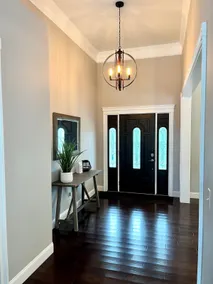 Private & Cozy Home, Close to Lake - Image 5