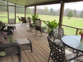 Heritage House - Spacious Retreat at Peace Valley - Image 4