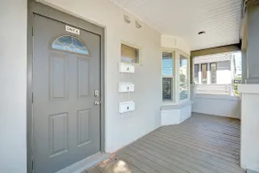 Luxurious Condo with Balcony in Kitchener - Image 5
