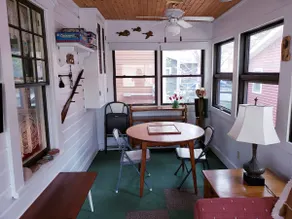 Wonderful Cottage 3 Blocks from the Lake/Downtown - Image 4