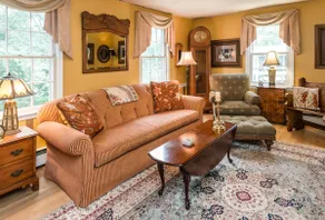 Suite; 1 Bedroom & Living Area/Xtra Bedrm; Kitchen - Image 4