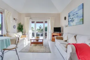 Villa avec internet haut débit, barbecue et jardin | Vue mer | Parfaite pour le travail à distance - Image 2