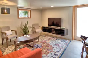 The Glam Pad | Walkable | Convenient to Light Rail - Image 3