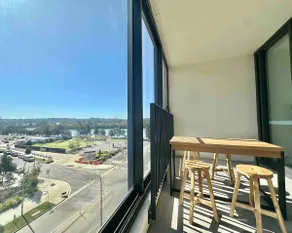 River view 1Bed Apt with parking close to ferry - Image 3