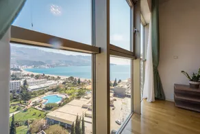 Luxury 1-bedroom in Harmonia condo - Image 3
