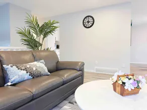 A Newly Renovated Cozy house at Edgemont - Image 3