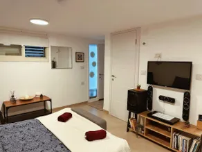 Ginat Eden Guest Unit in the heart of the Carmel - Image 2