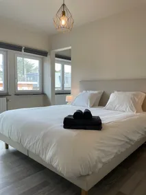 Vacation home with Jacuzzi + Parking in Hasselt - Image 3