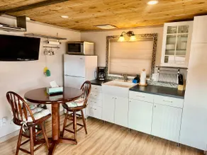 Renovated 1800s Pioneer Cabin 8 min 2 Capitol Reef - Image 5