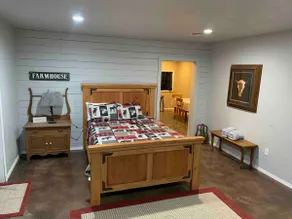 Cozy barndo/apt w covered parking near Ft. Sill - Image 2