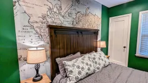 Gorgeous Art Deco w/ Parking in the Heart of Sac! - Image 4