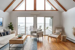 The Harbor House: Beachfront Home 1 hour from NYC - Image 5