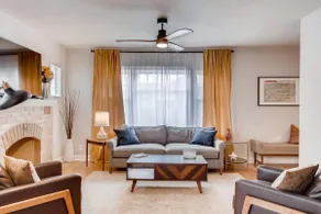 Frankie's Place; Walkable Craftsman luxury! - Image 4