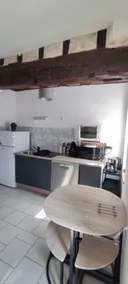 Bright apartment in the city center - Image 4
