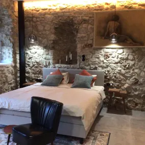 Laryssiou Suite - Image 2