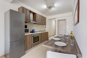 Idyllic 1BR Apartment close to Amenities - Image 4