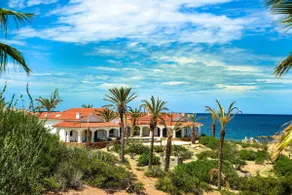 Secluded Beachfront Luxury Villa in Private Resort - Image 2