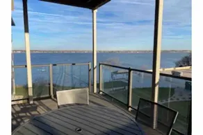 Lovely Bayside condo with lake front view! - Image 4