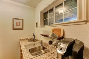 Nevada City Guest Suite - Image 4