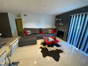 Contemporary Condo in Heart of Downtown Santa Ana - Image 4