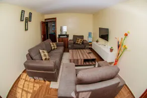 3 bedroom condo with wifi&parking near Rupa - Image 4