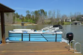 Lakefront, Kayaks, SUPs, Hot Tub & Boat Options - Image 3