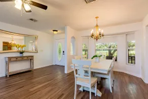 4/2.5 Oak Bahay, Heated Pool! 5min to Beach,4Acres - Image 5