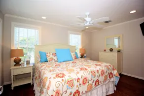4 Bed on the Water - Luxury Beach Retreat - Image 2