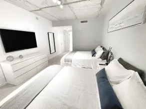 Midtown Design District, Big Patio No Airbnb fees - Image 5