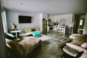 Brand New, Private, Spacious Suite, 5 mins to lake - Image 2