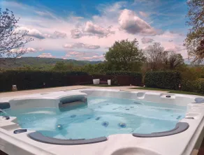 Luxury Villa Tuscany Pool & Jacuzzi | Sleeps 20+ - Image 3