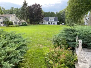 Entire New Lake House, private deck, large lawn - Image 4