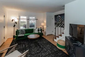 Style and Comfort in this adorable bungalow! - Image 3