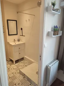 lakefront apartment - Image 4