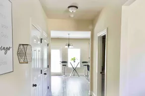 Cheerful & Spacious 4bedroom home away from home! - Image 2