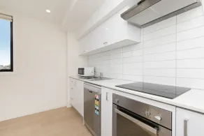 Domi Rentals - The Carlisle Apartments - Image 4