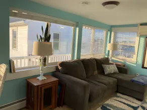 Lake Louise home with stunning views - Image 2