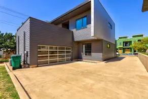 Modern Luxury Roof-deck Escape in Downtown OKC - Image 4