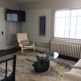 Welcome Home! Comfy&clean- Great Location & Value! - Image 3