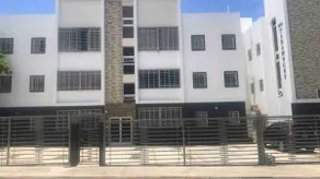 Paramount 3-Bedroom Apartment with Parking - Image 3