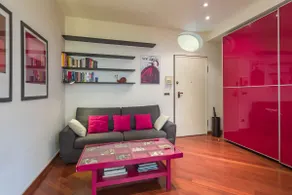 DELIGHTFUL TWO-ROOM APARTMENT IN DOWNTOWN - Image 4