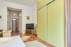 Green Thea Apartment / Free Parking - Image 3