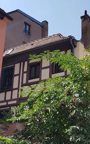 Luxury and charm at the heart of the city. - Image 2