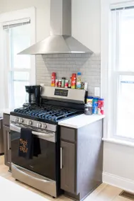 Remodeled duplex in the heart of Northeast - Image 3