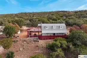 Hilltop/4 acre/King beds/Jacuzzi/2br2ba/Sleeps8/Pets - Image 2